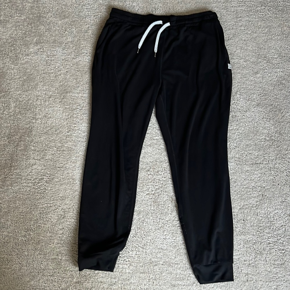 Vuori performance joggers (black)